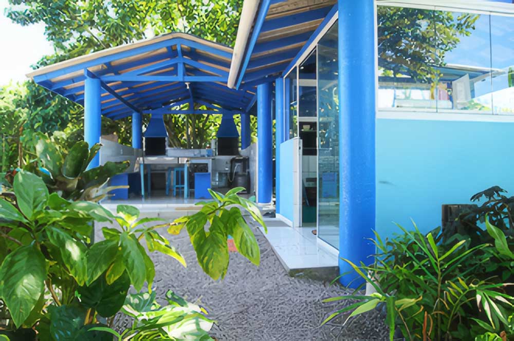 Área com churrasqueiras