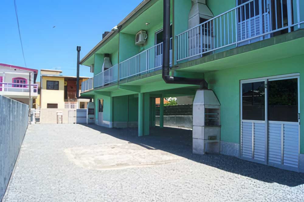 Pátio murado e fechado