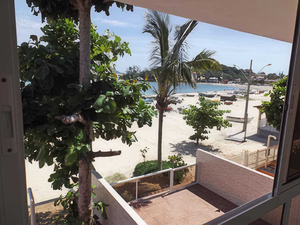 Vista para o mar da janela da suíte