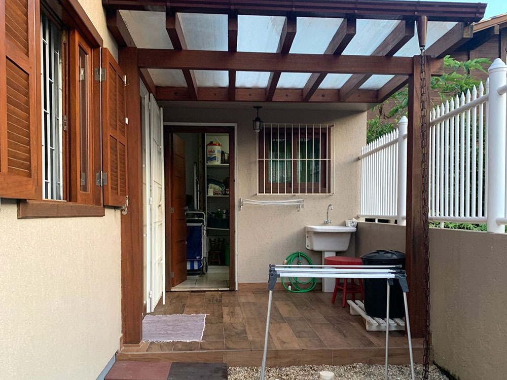 Área de serviço (fundos)